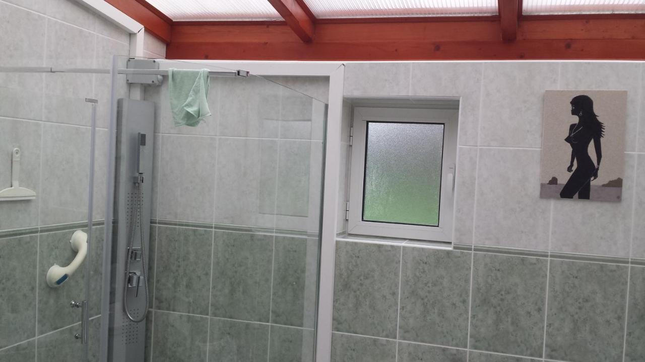 Chambre Privee Avec Salon, Garage Voiture, Velos, Motos Tourville-sur-Arques Luaran gambar