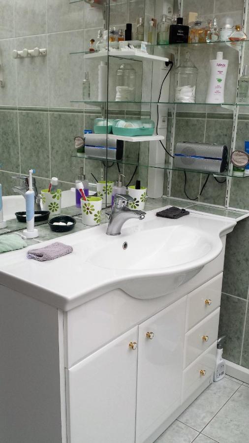 Chambre Privee Avec Salon, Garage Voiture, Velos, Motos Tourville-sur-Arques Luaran gambar
