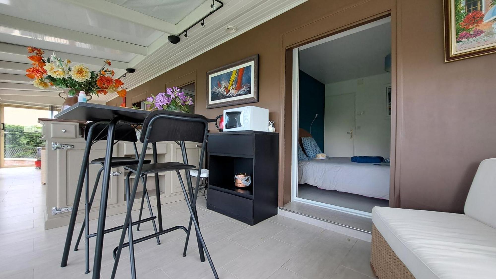 Chambre Privee Avec Salon, Garage Voiture, Velos, Motos Tourville-sur-Arques Luaran gambar