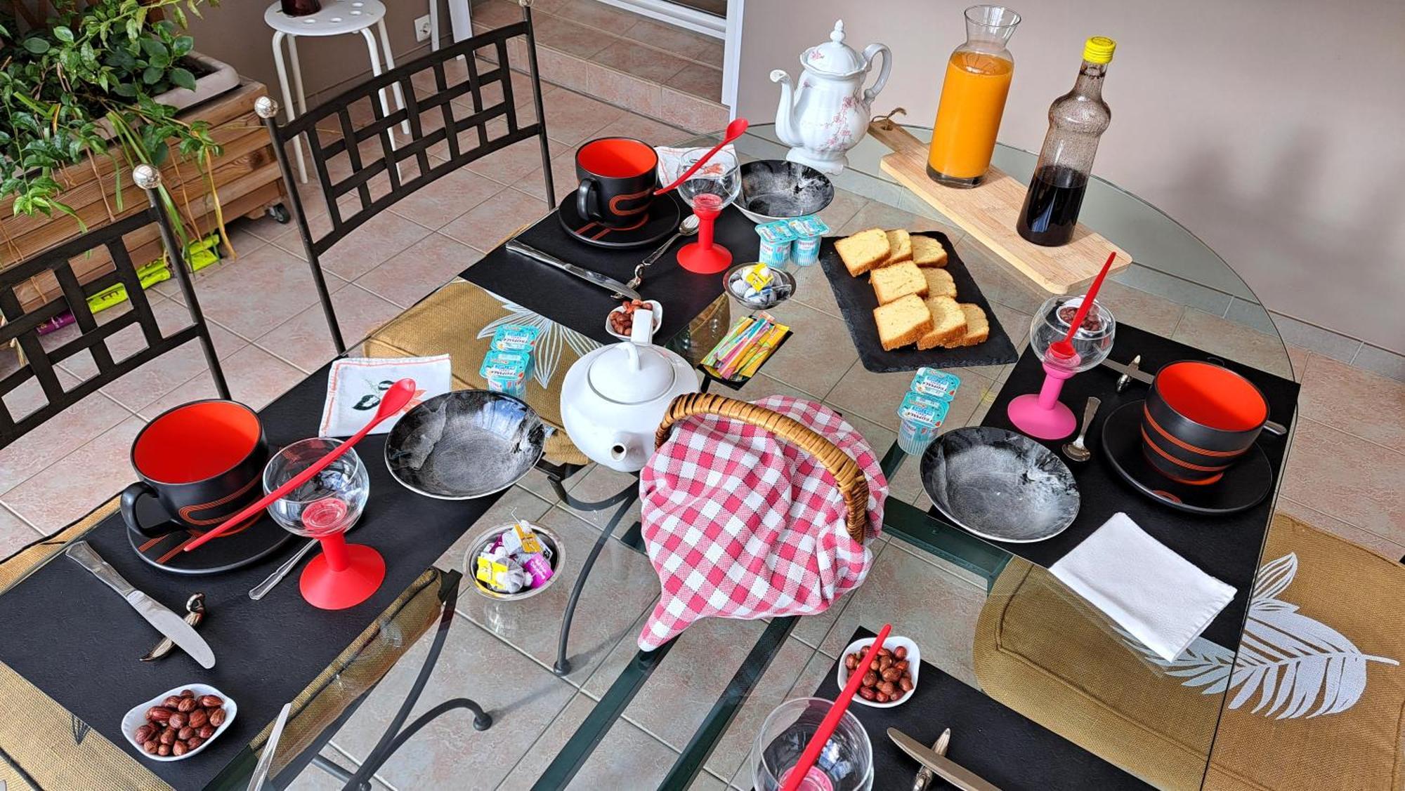 Chambre Privee Avec Salon, Garage Voiture, Velos, Motos Tourville-sur-Arques Luaran gambar
